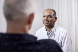 arts in gesprek met patiënt LUMC