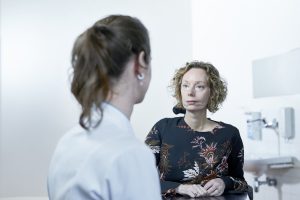 patiënte in gesprek met arts Radboudumc